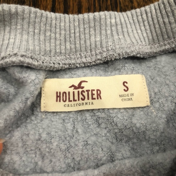 Hollister Women’s Gray Sweatshirt Crewneck Small - Picture 3 of 4